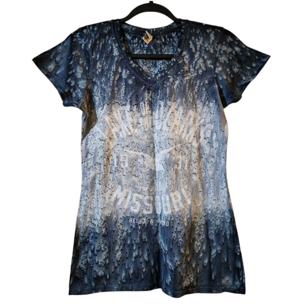 New Agenda Lake Of The Ozarks Womens V-Neck Graphic Tee Size S Blue Ombre Top